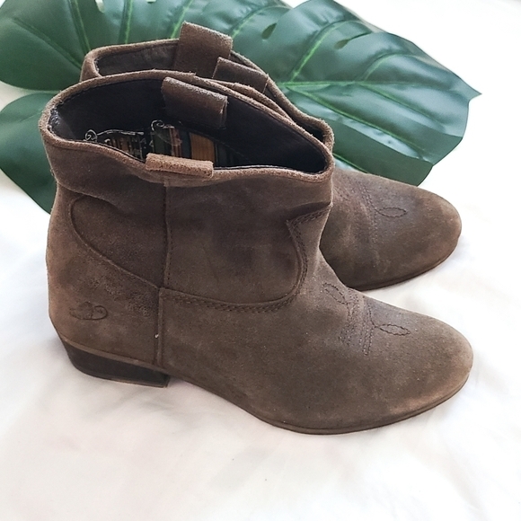 Brown leather slip on booties - Picture 2 of 12